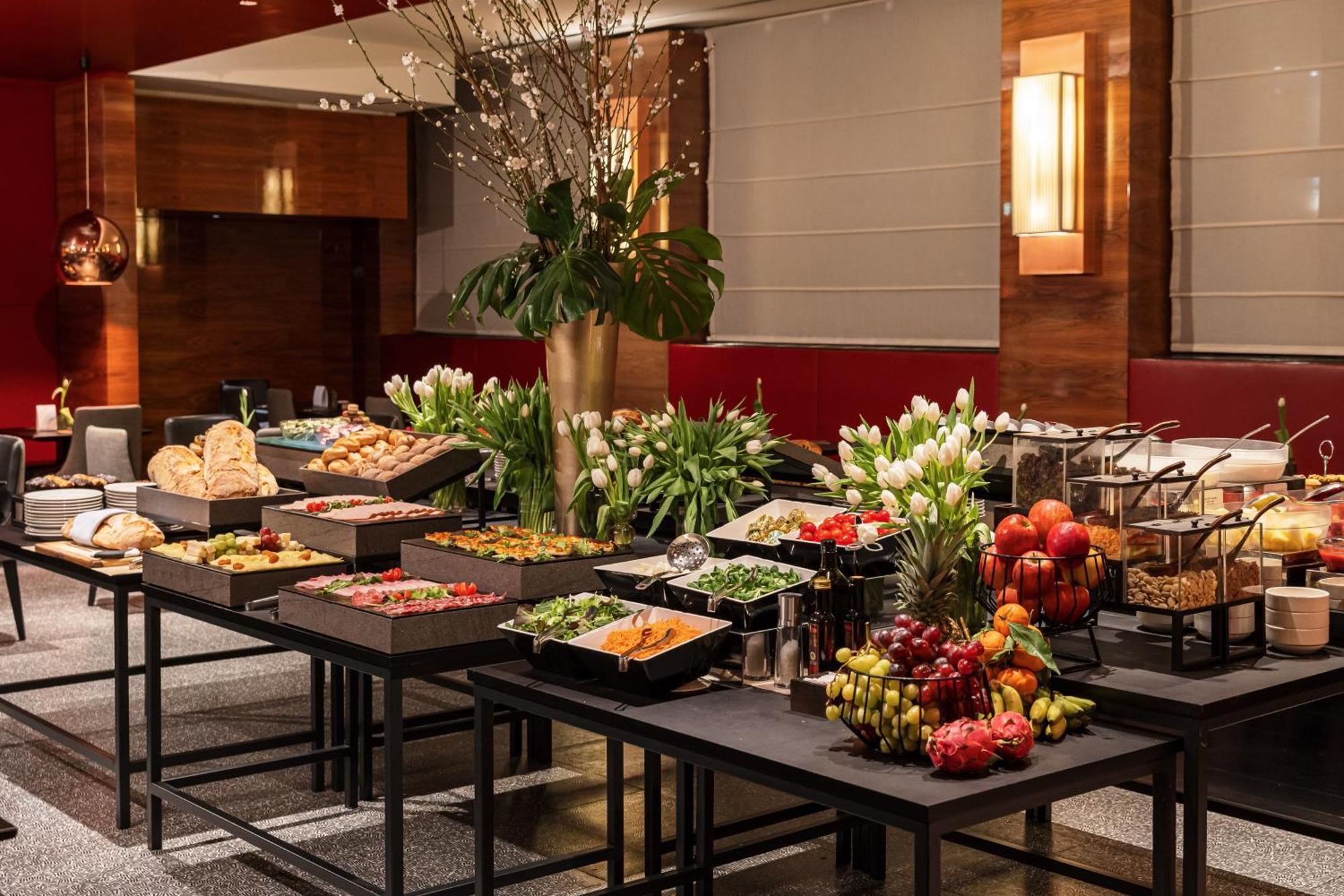 Starhotels Ritz Milano Esterno foto