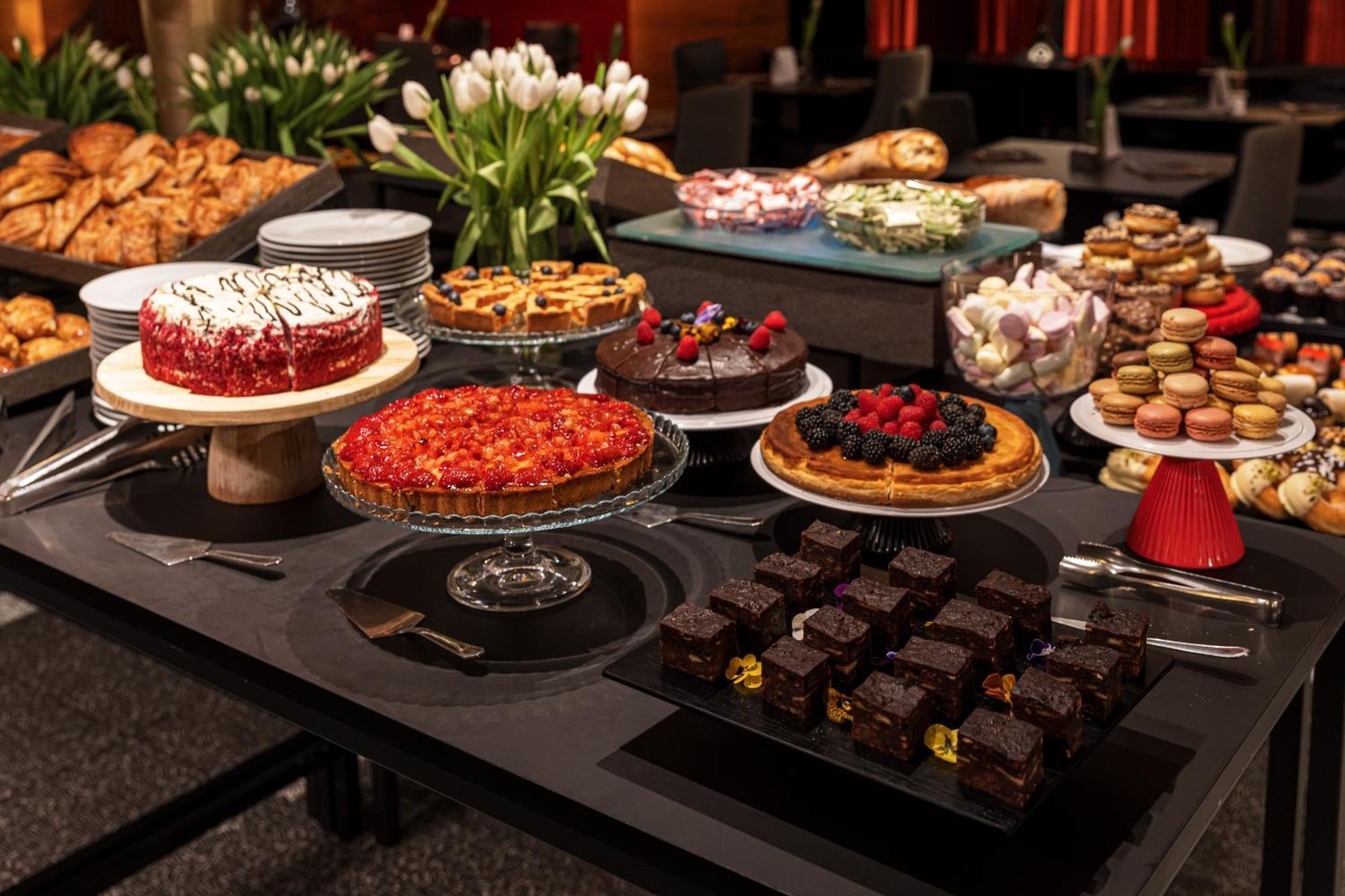 Starhotels Ritz Milano Esterno foto